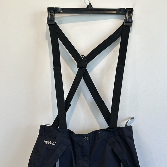 The North Face Ski Snow Pants with Removable Suspenders. Inseam measures 28”. - Picture 7 of 8
